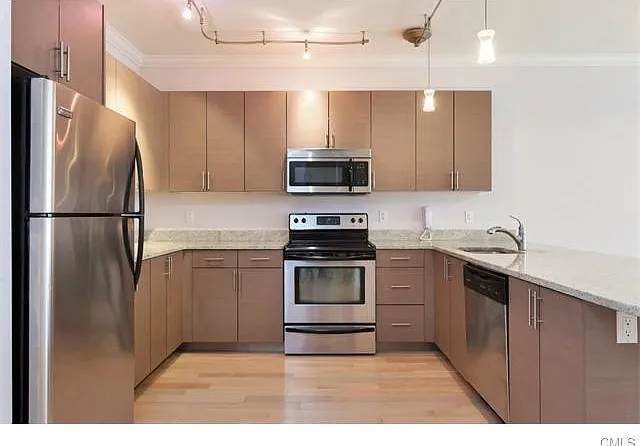11 Forest St #205 — Photo 3