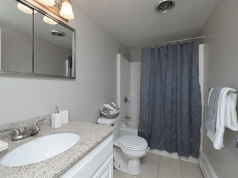 Bayside Country Club Apartments — Photo 58