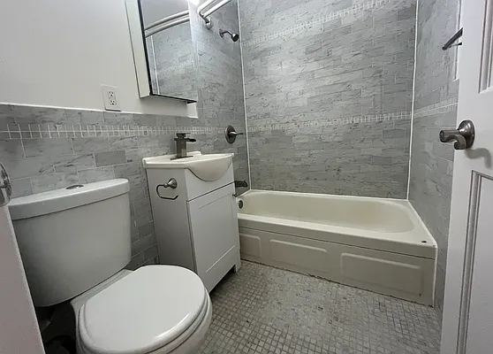 Rented by Silver Line Realty Group NY LLC | media 9