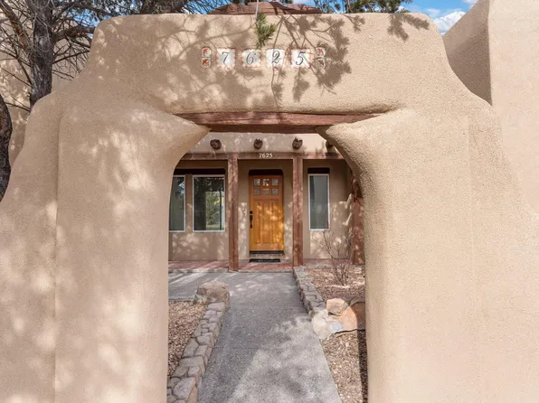 7625 Lynwood Dr NW, Albuquerque, NM 87120
