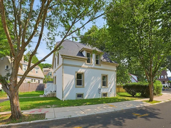 302 Wachusett St, Jamaica Plain, MA 02130