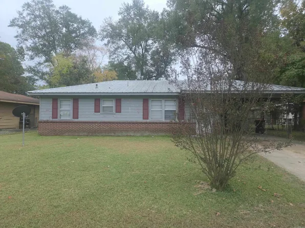 3200 Daffodil St, Pine Bluff, AR 71603