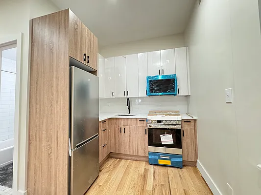 Rented by Zjama Realty Corp | media 2