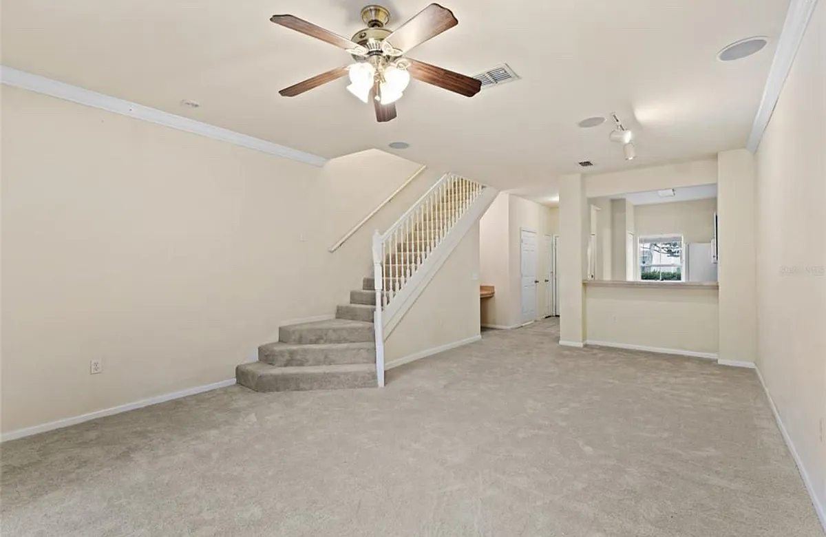 Building Photo - 5008 NW 44th Ln #906