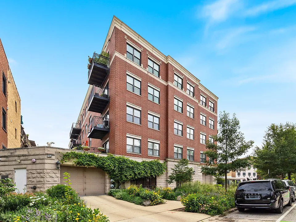 7625 N Eastlake Ter #306