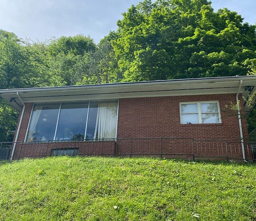 1st image of 144 Perry St