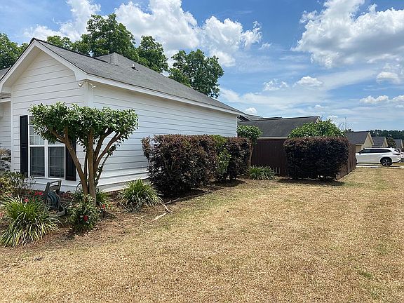 4th image of 170 Hedgerow Dr