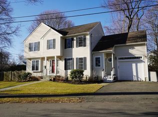 2 Dodge Rd, Marblehead, MA 01945