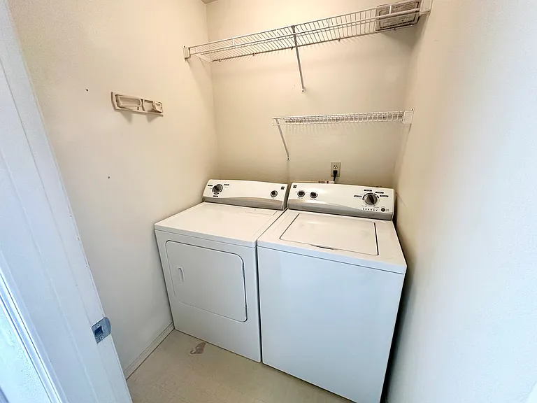 209 E 18th Ave #27 — Photo 22