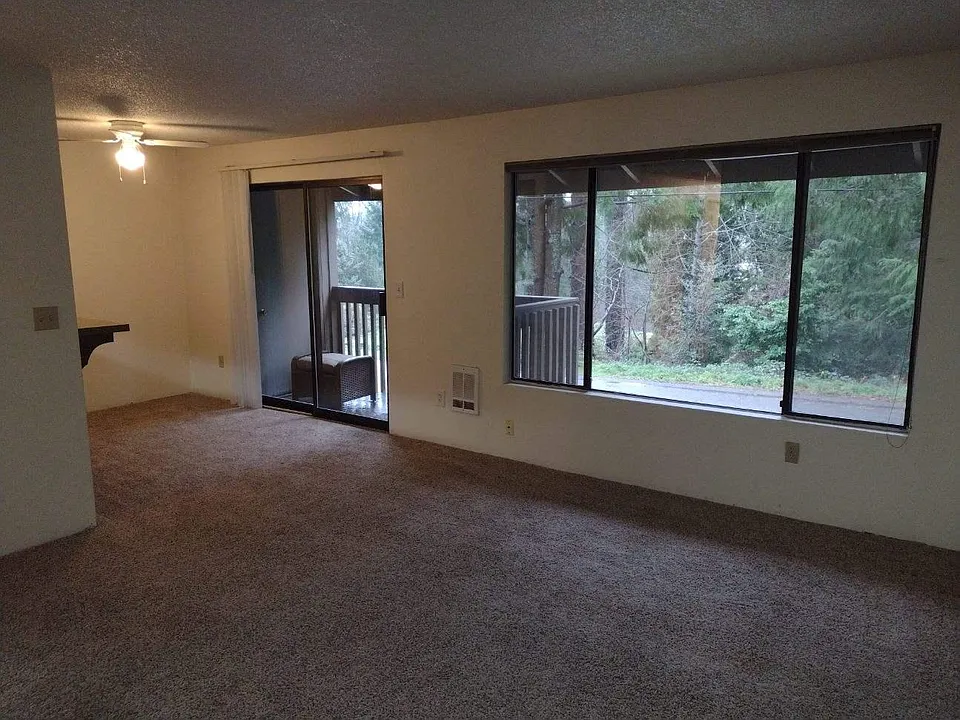 324 S Constitution Ave #5