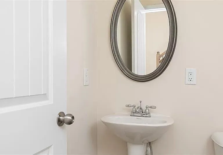 157 Bryon Ln — Photo 4