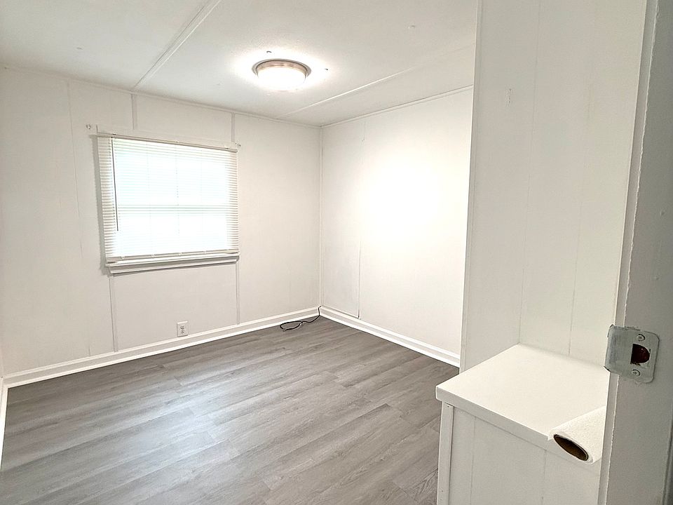 1st image of 21496 Gerards Cove Rd