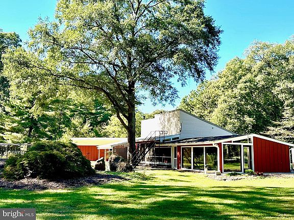 3rd image of 23629 Willow Pond Rd