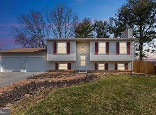 19625 Ridge Heights Dr, Gaithersburg, MD 20879