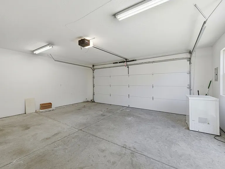 1506 Vancouver Ave — Photo 45
