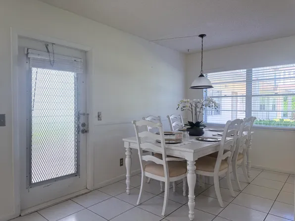 52 Mansfield Dr #B, Boca Raton, FL 33434