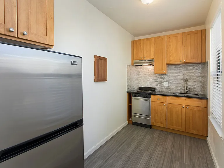 524 Guerrero Street (524r) — Photo 1