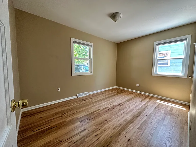 2633 S Race St — Photo 20