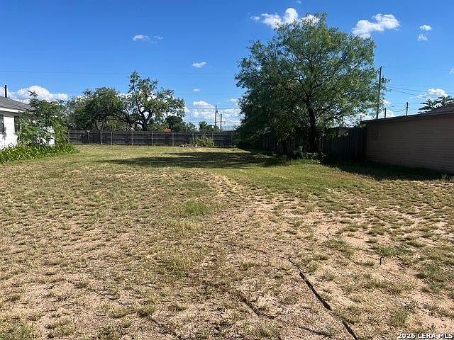 1st image of 417 W Avenue X