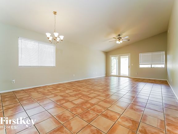 4th image of 2530 W Cezanne Cir