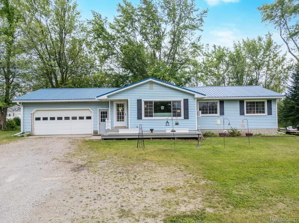 19315 Church St, Gregory, MI 48137