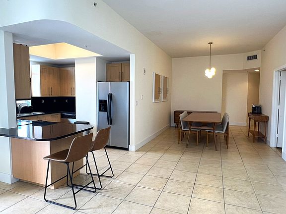 5th image of 511 SE 5th Ave APT 605