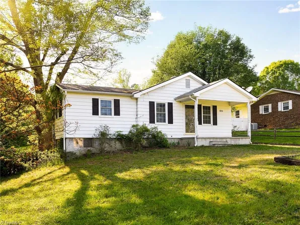 4314 Blackberry Rd, Greensboro, NC 27406