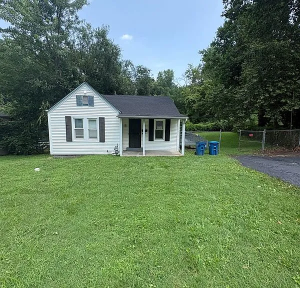 2501 Tyrell Dr — Photo 2