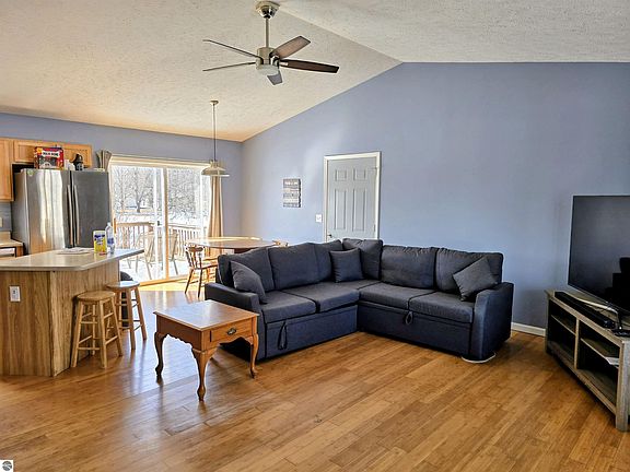 4th image of 2392 Woodcock Ln