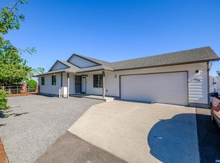 995 W D St, Lebanon, OR 97355