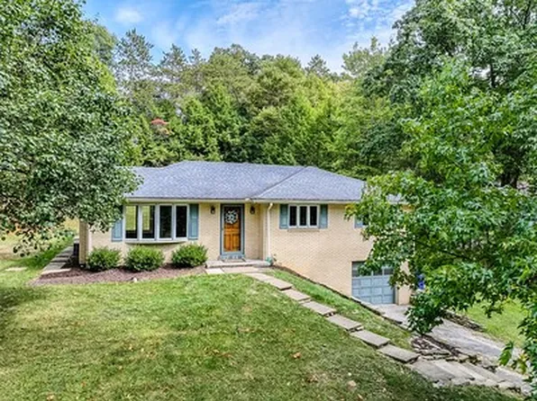 109 Fern Hollow Rd, Sewickley, PA 15143