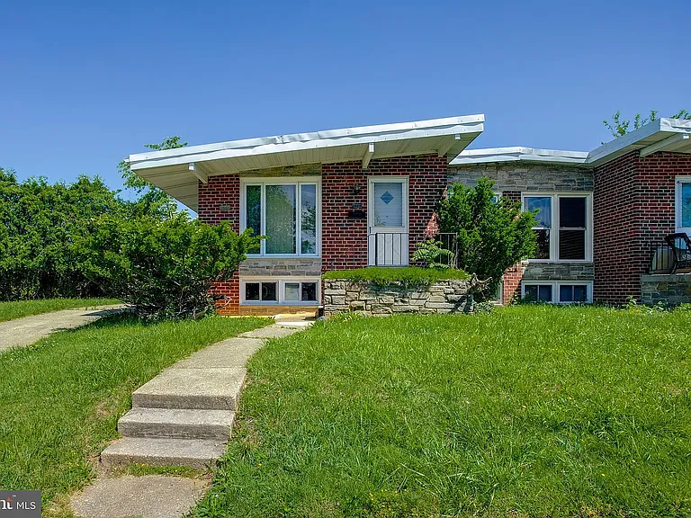 2444 Forest Green Rd — Photo 1