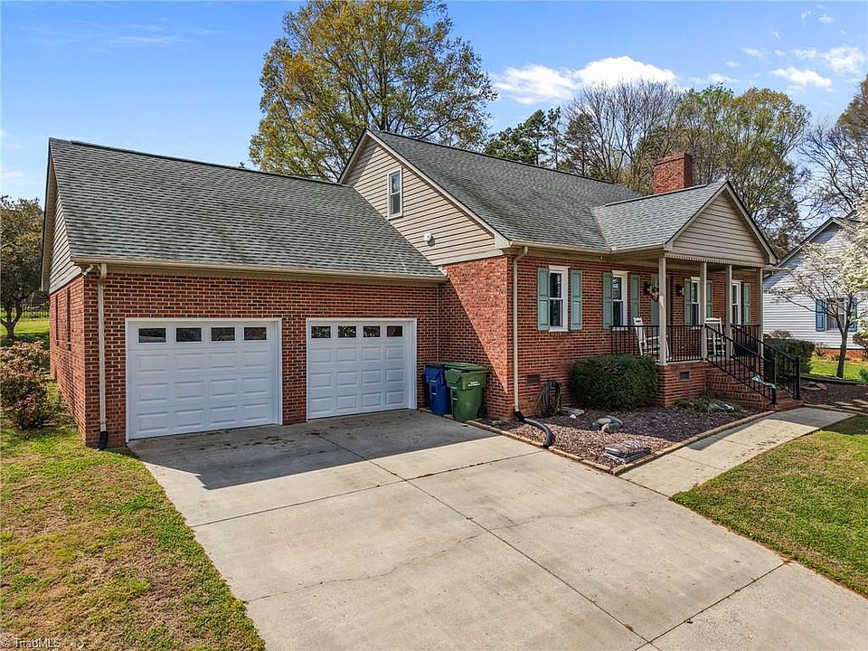 1st image of 418 Wildwood Ln