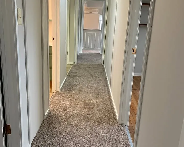 2283 S Riverside Dr — Photo 3