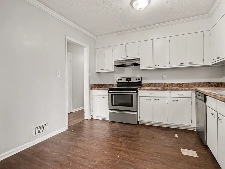 2120 Sandgate Cir — Photo 23