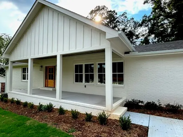 128 Poinsettia Dr, Easley, SC 29642