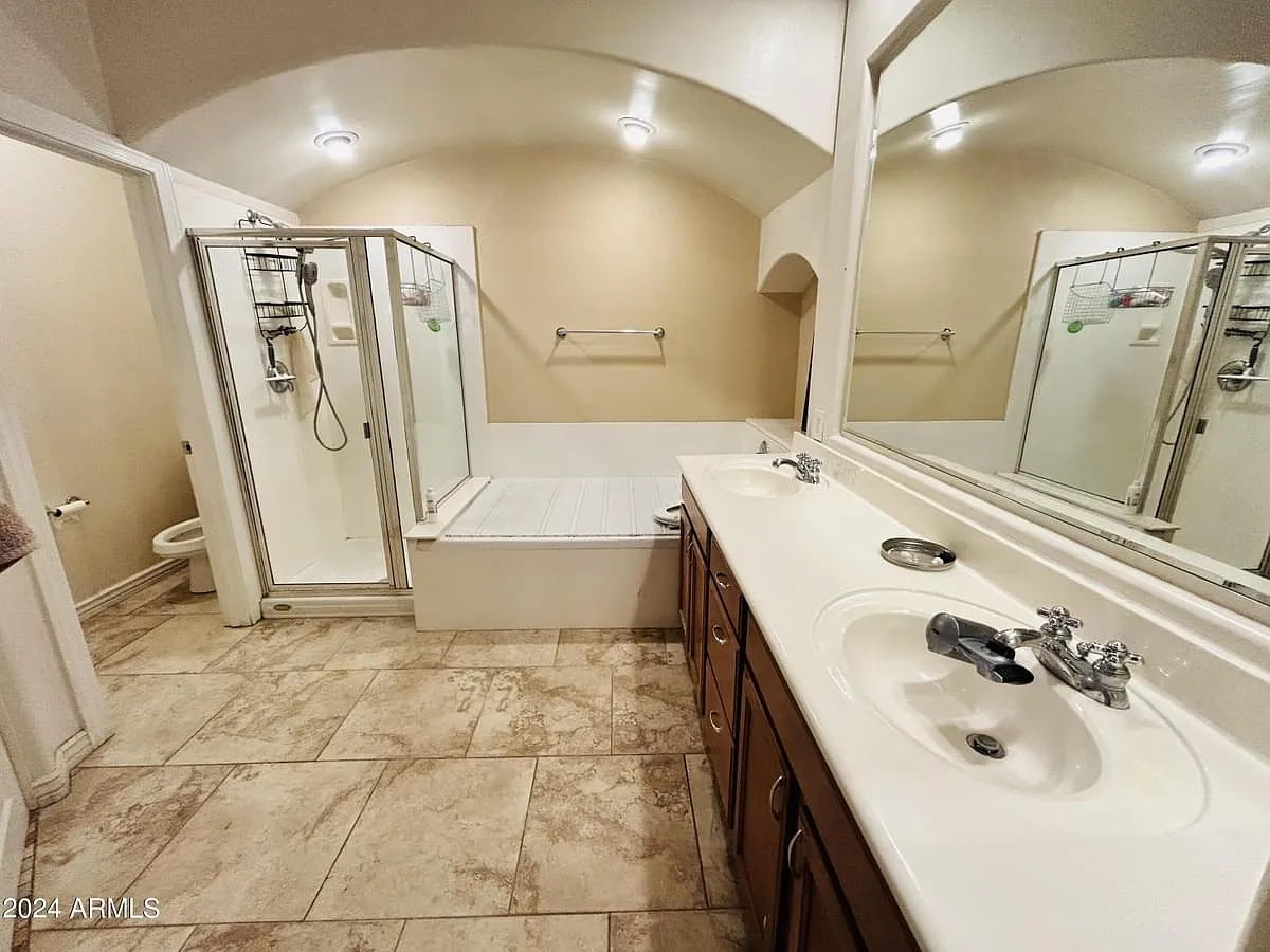 2 bed, 1421 sqft, $2,290 — Photo 4