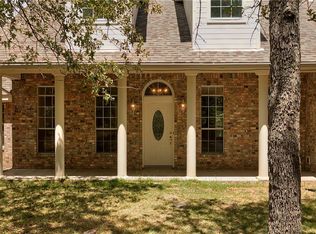 195 Elgin Woods Ln, Elgin, TX 78621