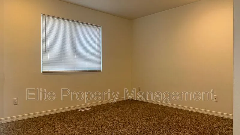 3 bed, 2.0 bath, 1500 sqft, $1,900 — Photo 2