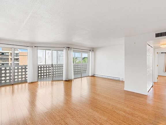 3rd image of 53 Melrose St APT 6F