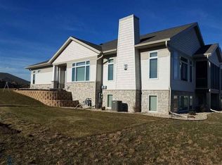 412 Grandview Dr, Waunakee, WI 53597