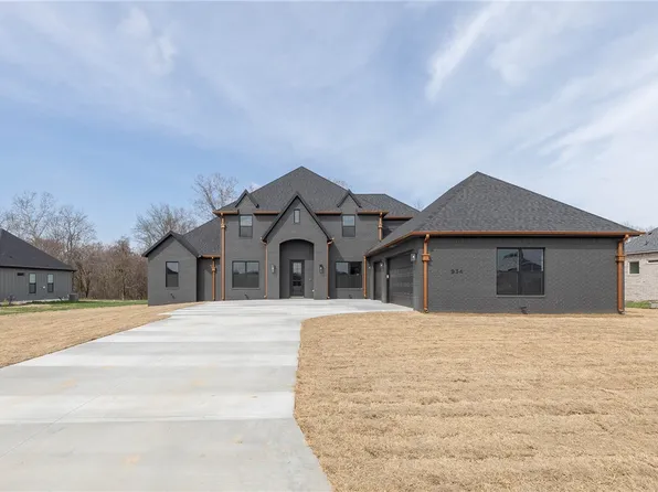 934 Asher St, Fayetteville, AR 72703