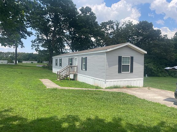 3rd image of 103 Champagne Cir
