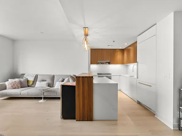 1000 Maxwell Lane image 5 of 32