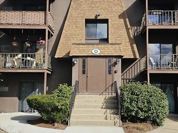 491 W Central St APT D11, Franklin, MA 02038