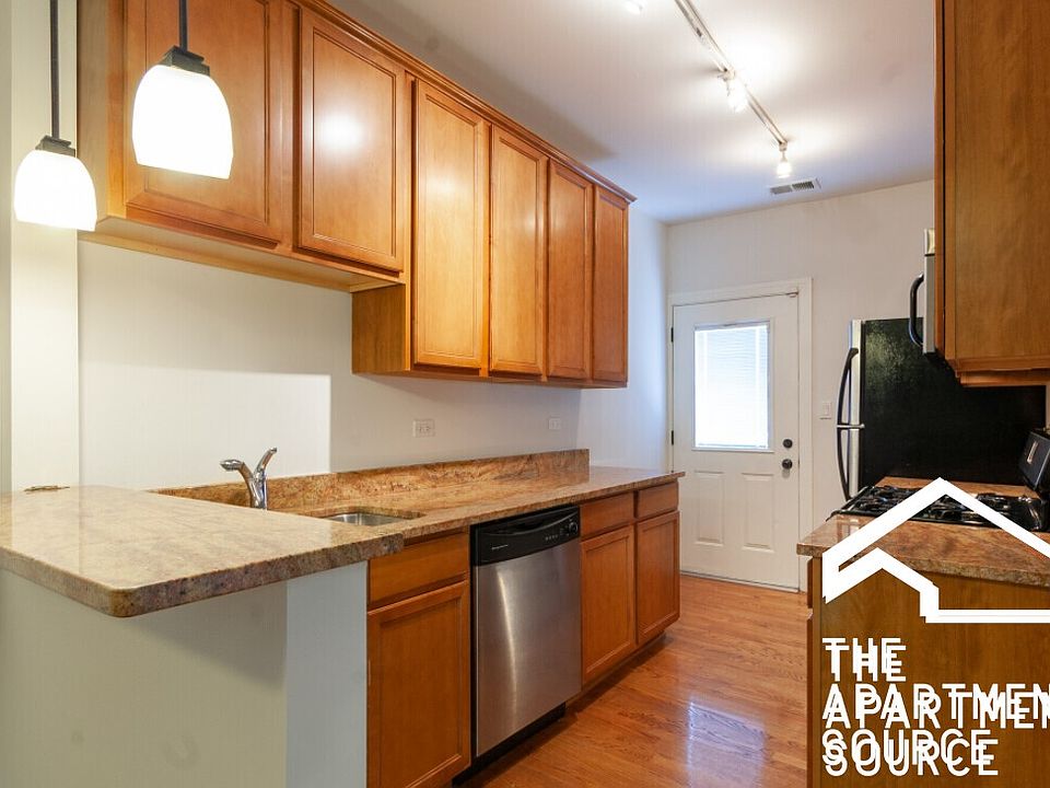 1st image of 3433 N Lakewood Ave APT 2