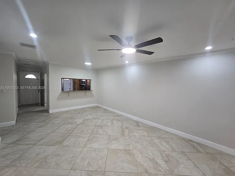 5151 W Oakland Park Blvd #303 — Photo 3