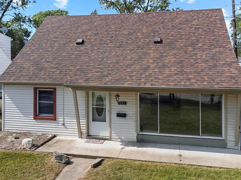 7331 Drexel St — Photo 1