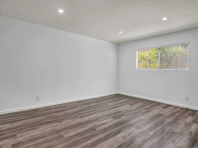 1432 Saltair Ave — Photo 41
