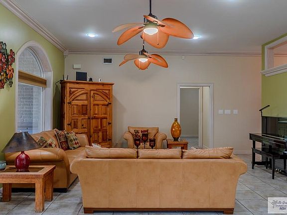 4th image of 23860 Richmond Ct